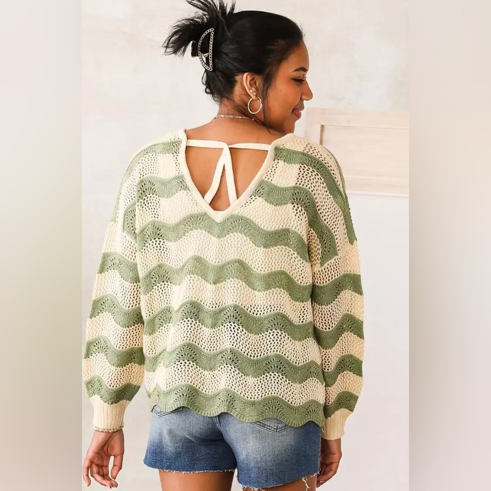 Elegant V-Neck Sweater in Green and Cream